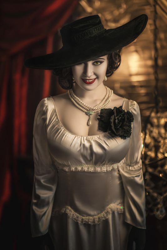 Леди Димитреску фото превью