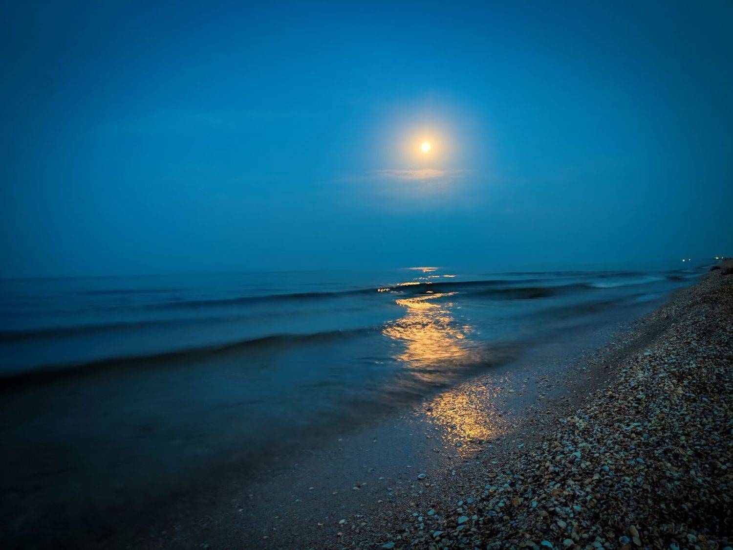 берег,вода,луна,отражение,море,лето,релакс,луннаядорожка,ночь,отдых,небо,волны,азовскоеморе,азов,ракурс,пейзаж,landscape,июнь,, Сергей Богачёв