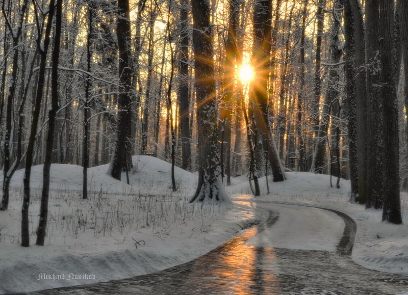Mikhail Novikov .пейзаж , Архитектура , природа ,солнце ,зима .мороз  В лучах зимнего Солнца  фото превью