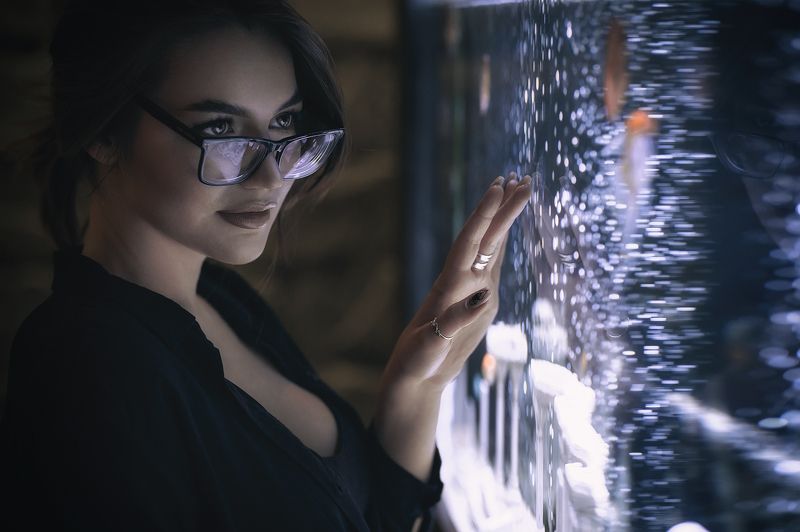 девушка, портрет, аквариум Елена фото превью