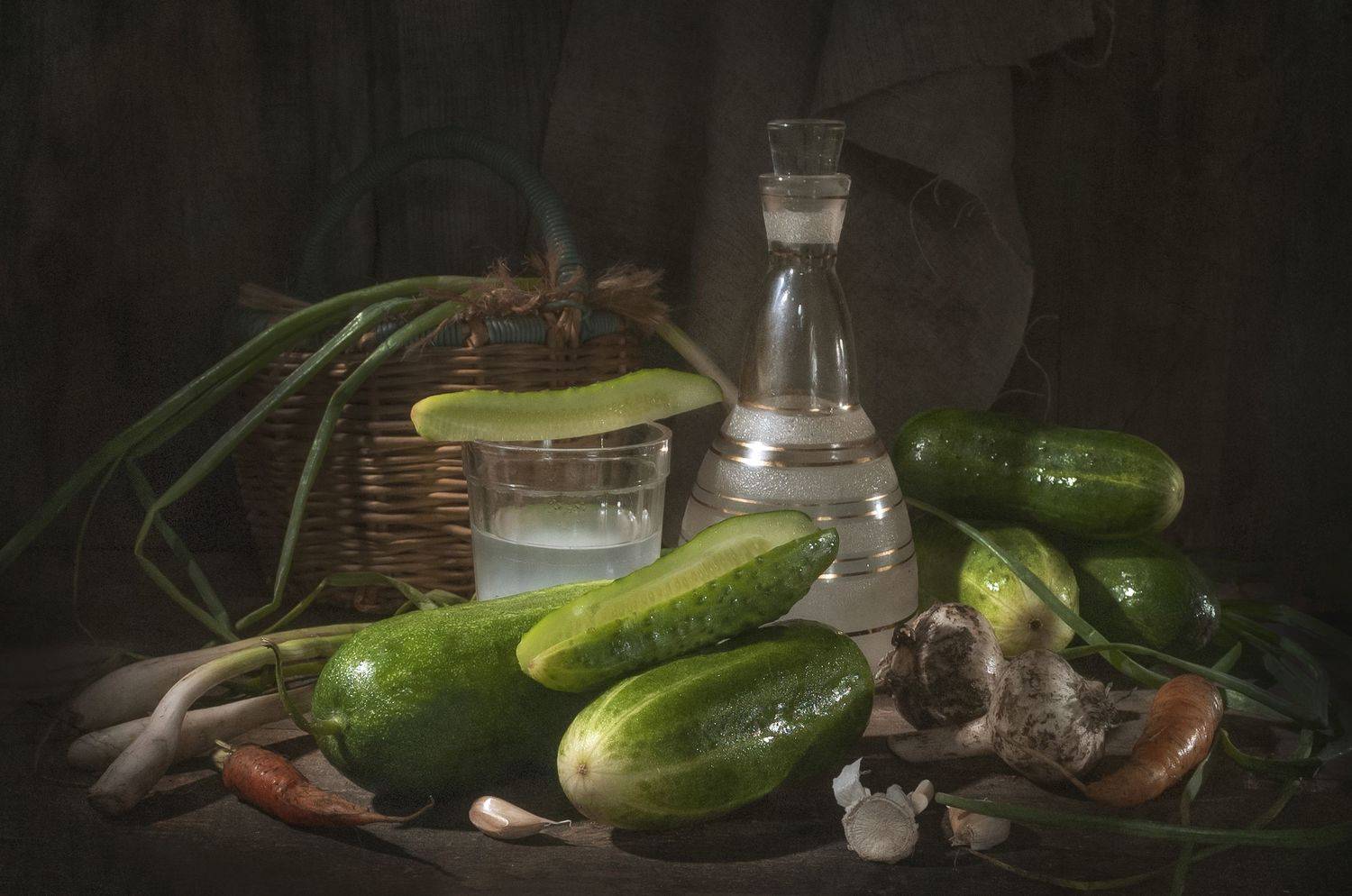 зелень,дачный,огурцы,лук,корзина,стакан,графин,самогон,чеснок,летний,морковь, Владимир Володин