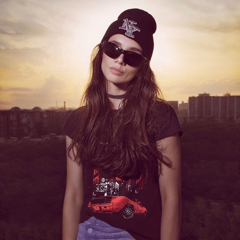 GIRL OF THE SUMMER фото превью