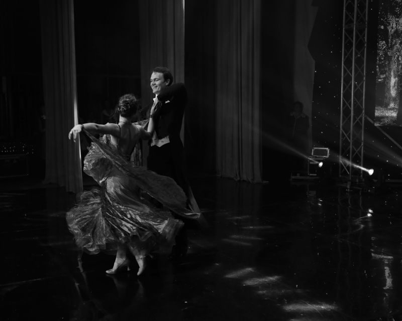 танец, девушка, чб ==== фото превью