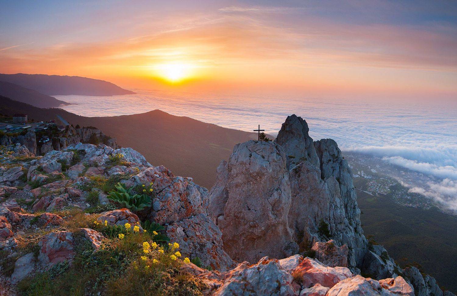 зубцы ай-петри, ялта, крым, ай-петри, весна на ай-петри, аю-даг, черное море, мартьян, фотограф ялта, пейзажи крыма, Serge Titov