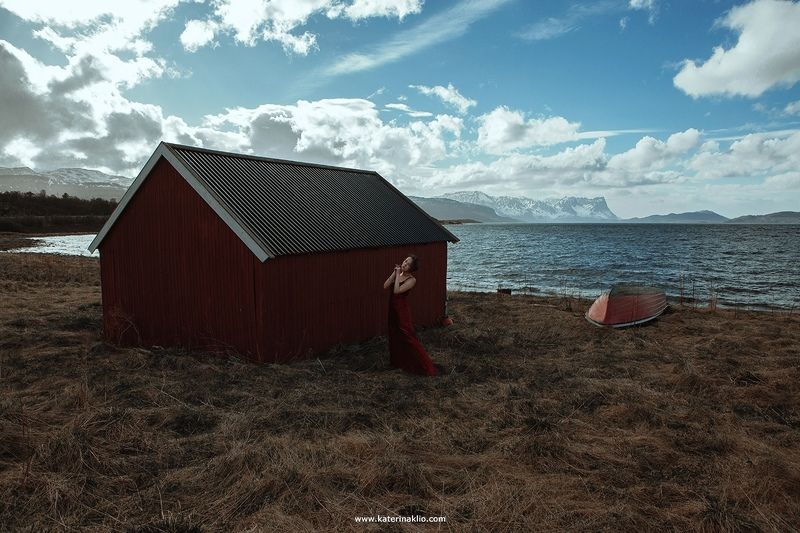 Loneliness, ocean, mountains, norway, boat, red, woman, model, feel, feeling, air, Scandinavia, northern, north Loneliness фото превью
