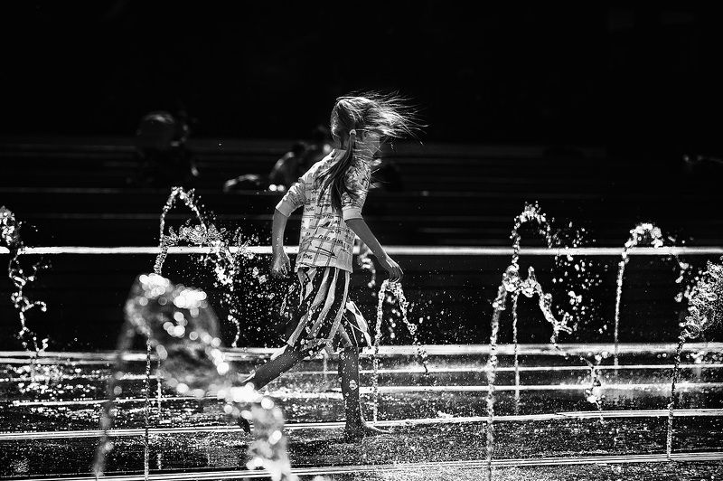 чб фото, лето, фонтаны, дети Фонтанное настроение фото превью