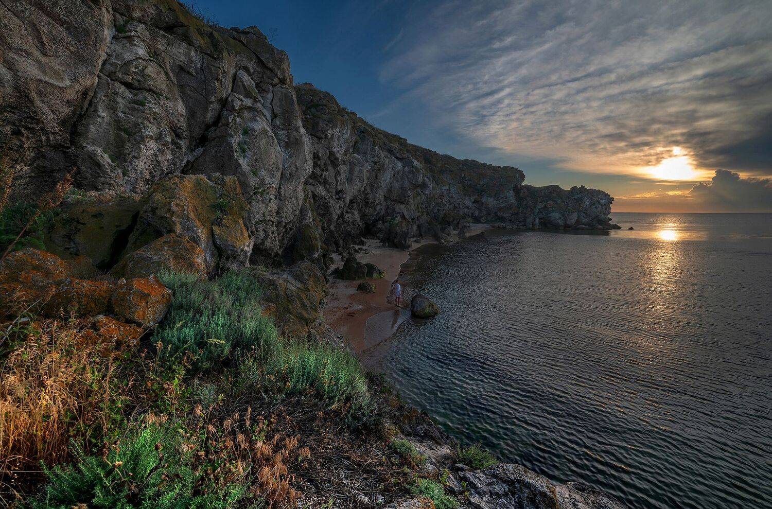 Море ,бухта , берег .скалы .закат ,Керчь ,генеральские пляжи, Валерий Одинцов