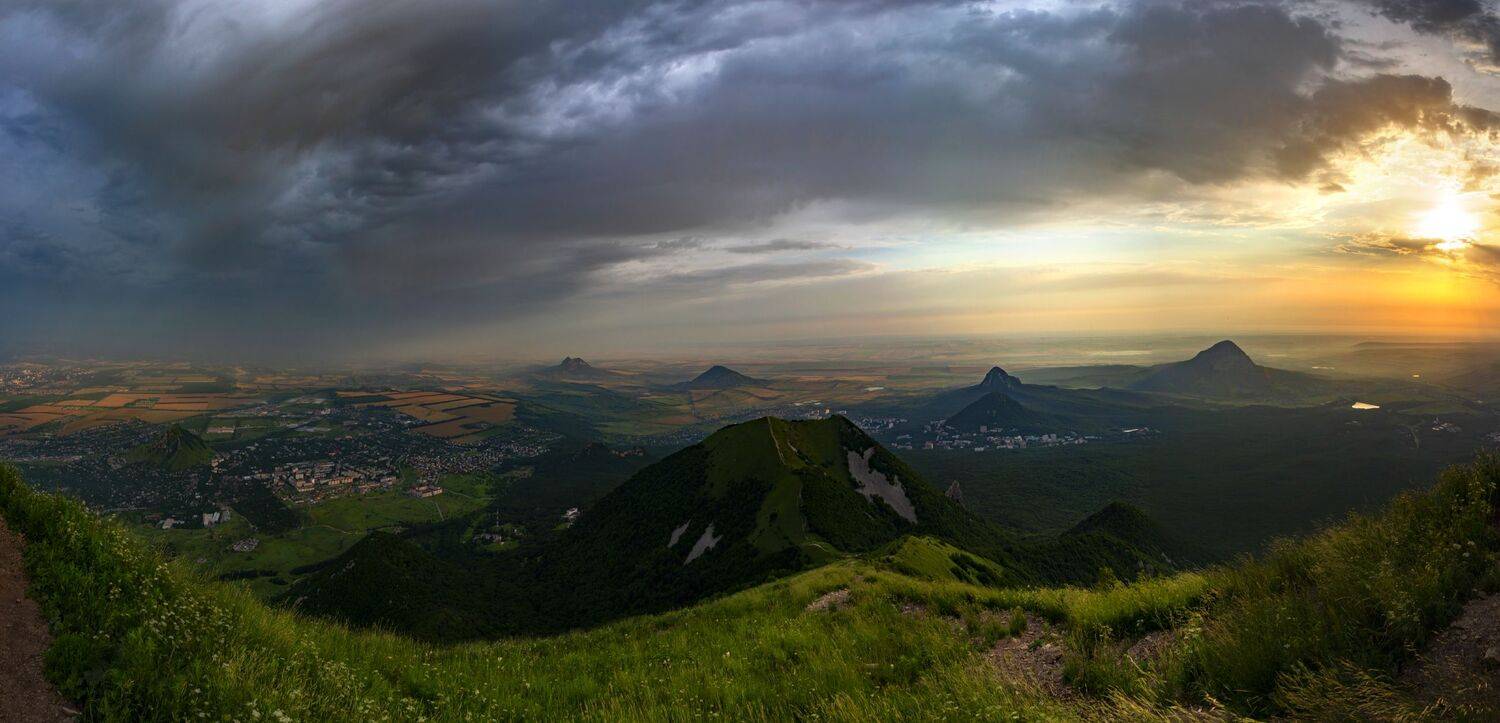 утро,солнце,бештау, природа,пейзаж,пятигорск,кмв,непогода,облака, Елена Брежицкая