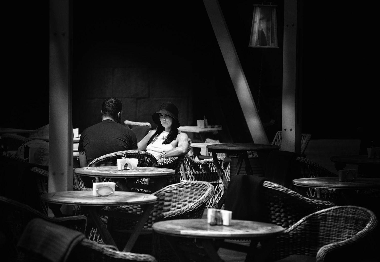 чб фото, уличная фотография, двое, лето, Vera Trandina