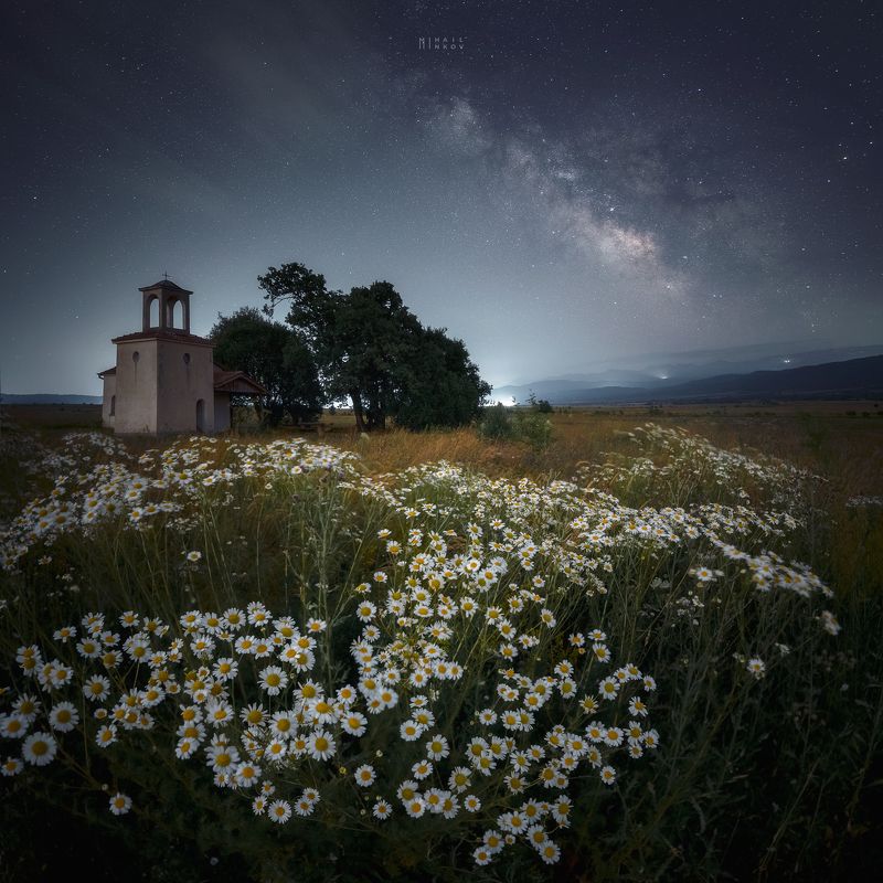 Параклисъ Св. Петър и Павел край село Ковачевци, Българиа фото превью