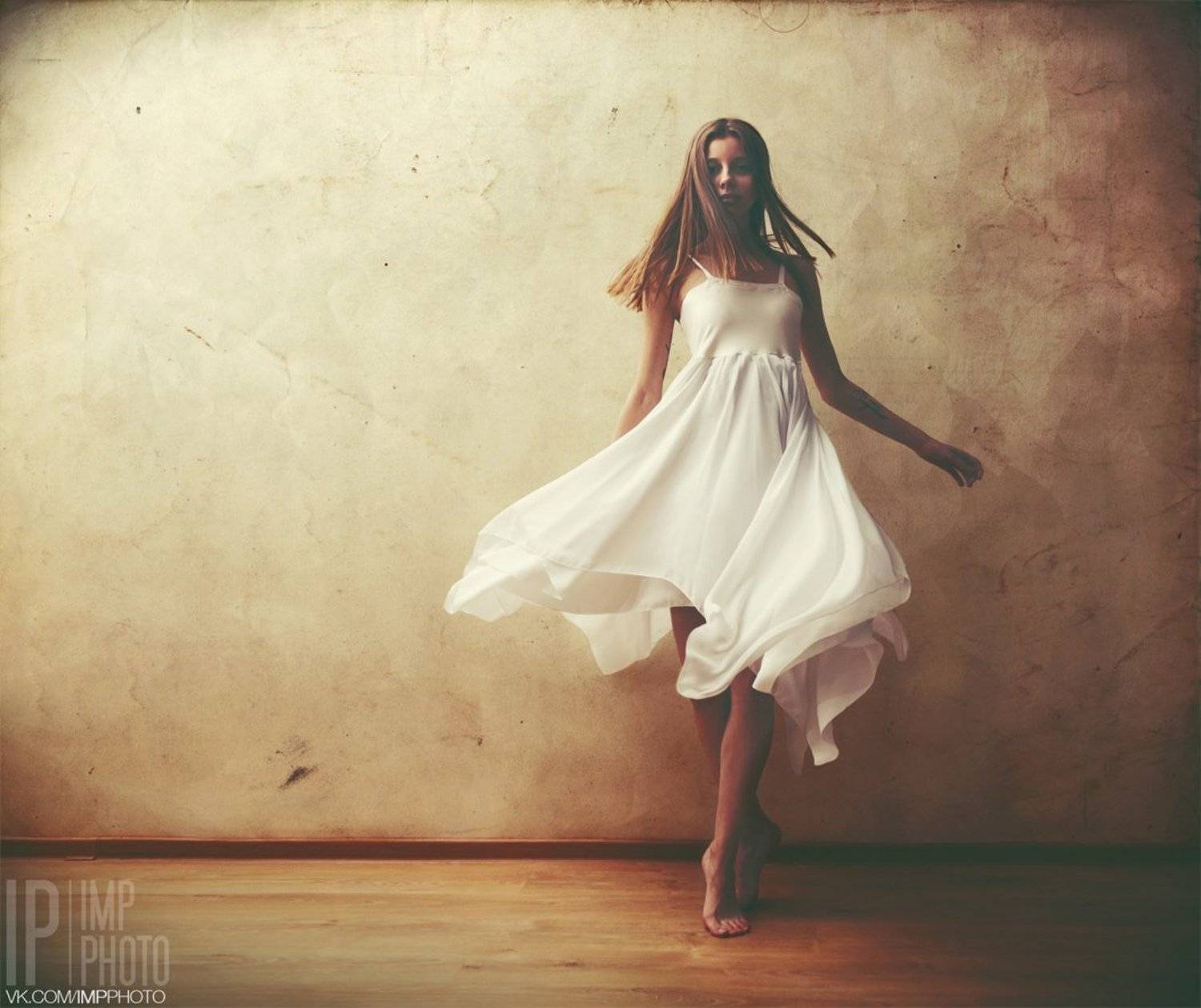Dance, Dress, Girl, Light, Wall, Woman, Артем Колесник