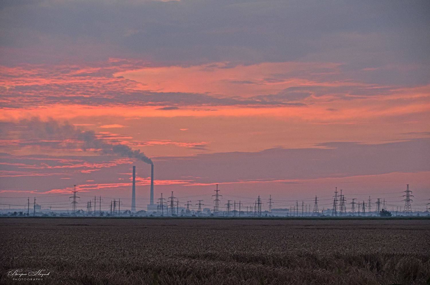 июль, поле, закат, небо, облака, тепловая электростанция, Валерий Наумов