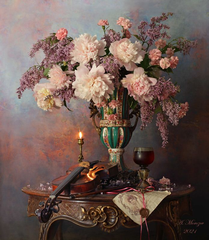 Натюрморт со скрипкой и цветами фото превью