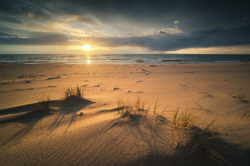 россия, калининградская область, балтика, балтийское море, куршская коса, национальный парк, пейзаж, природа, море, дюны, куршский залив, песок, весна, закат, солнце Закат на Балтике фото превью