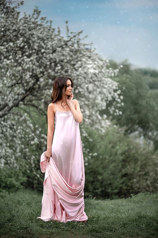 портрет девушка женский портрет яблонивцвету Остановись, послушай тишину , вдохни цветущих яблонь аромат... фото превью