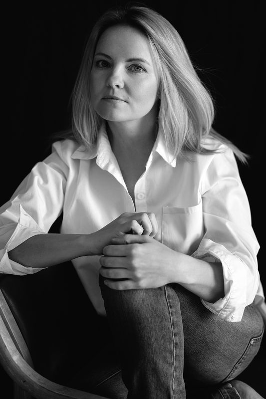 Женский портрет фото превью