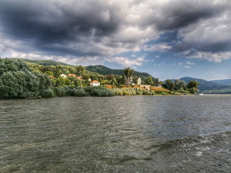 Boat trip on the Danube фото превью