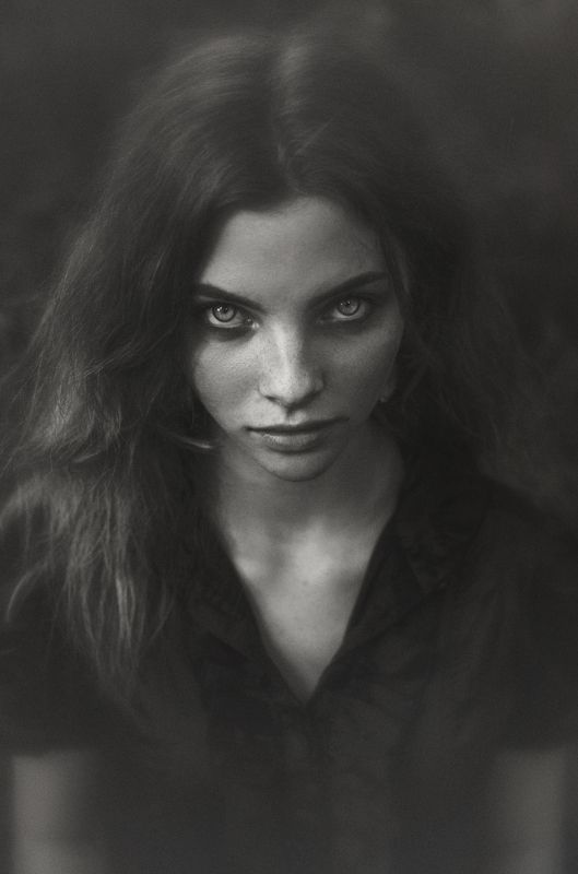 Eyes in the Dark фото превью