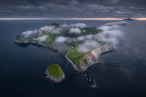 Где-то ждут нас острова...