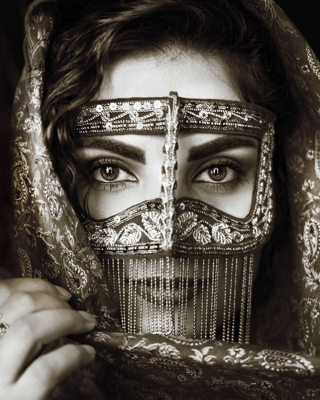 old, woman , eyes , room , beauty , beautiful , model , light persian фото превью