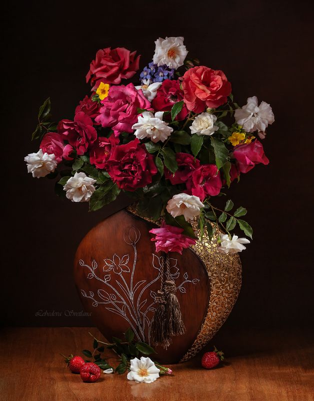 цветы,розы,букет Натюрморт с букетом роз фото превью