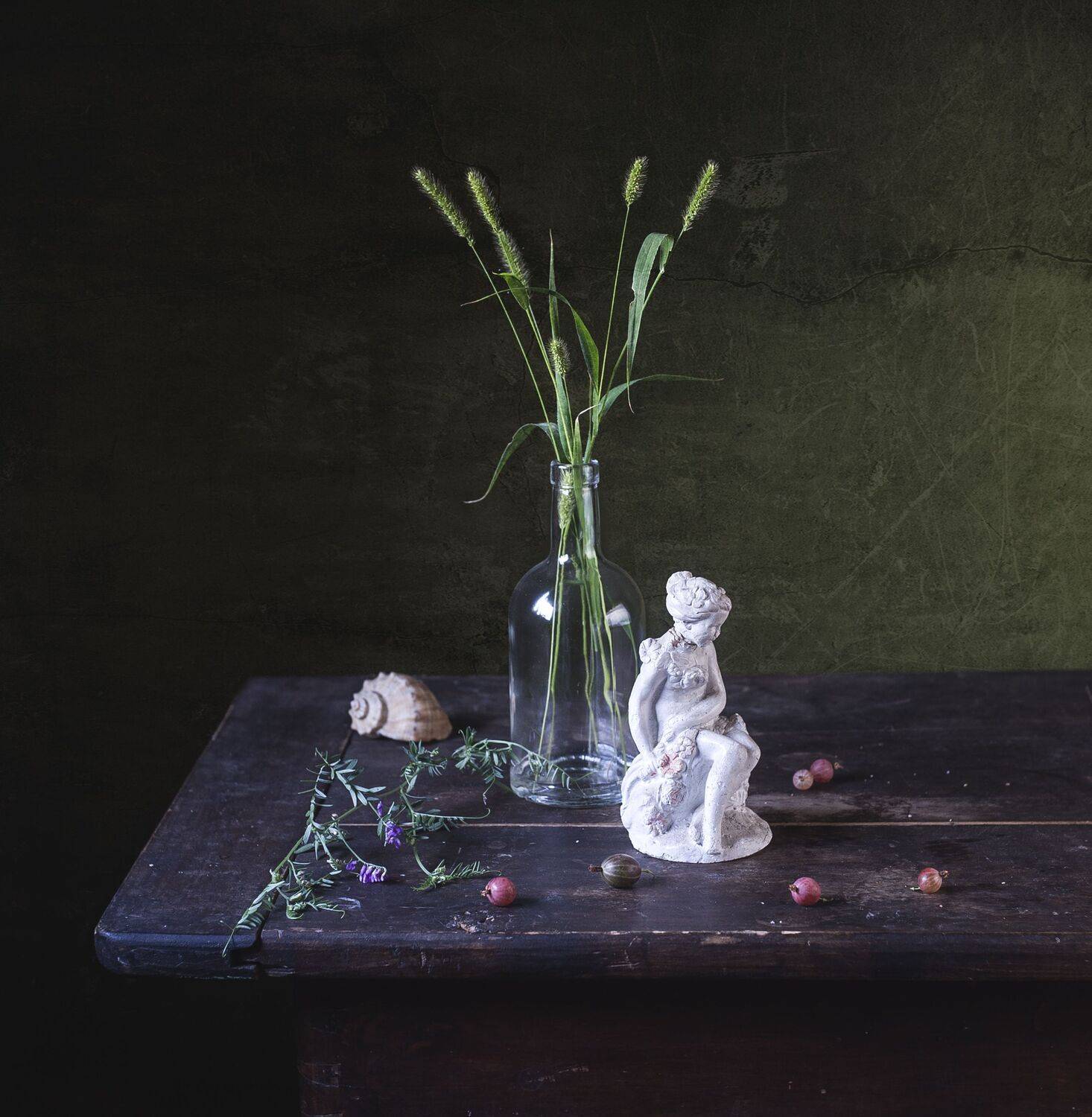 бутылка, травинка, крыжовник, статуэтка, лето, мысли, натюрморт., Оксана Евкодимова