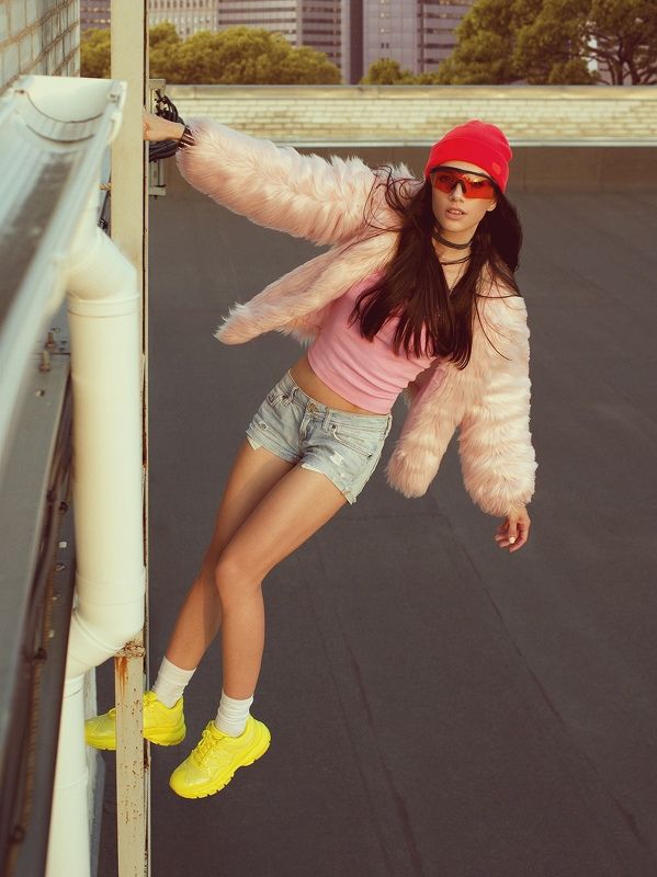 GIRL OF THE SUMMER фото превью