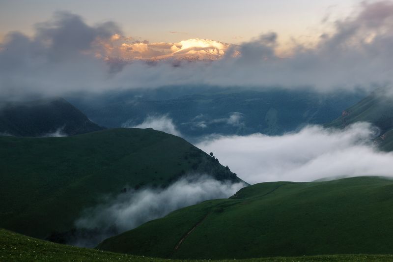 кавказ, приэльбрусье, эльбрус Утро на горе Шаджатмаз фото превью
