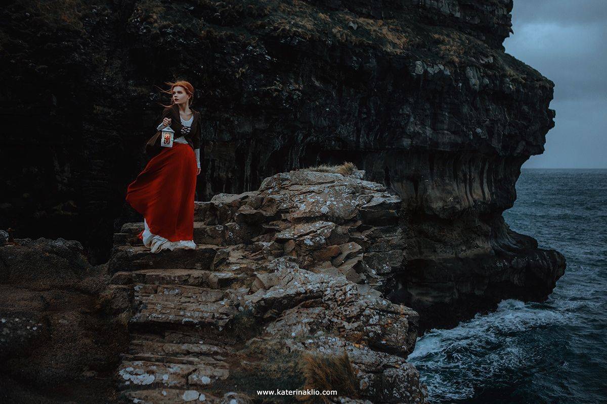 light, candle, lighter, model, woman, ocean, wind, breeze, rocks, rock, nature, north, Faroe, island, mystery, mystic, dark, goth, gothic, feeling, dress, art, ginger, red hear, scare, horror, night, nightmare, Катерина Клио