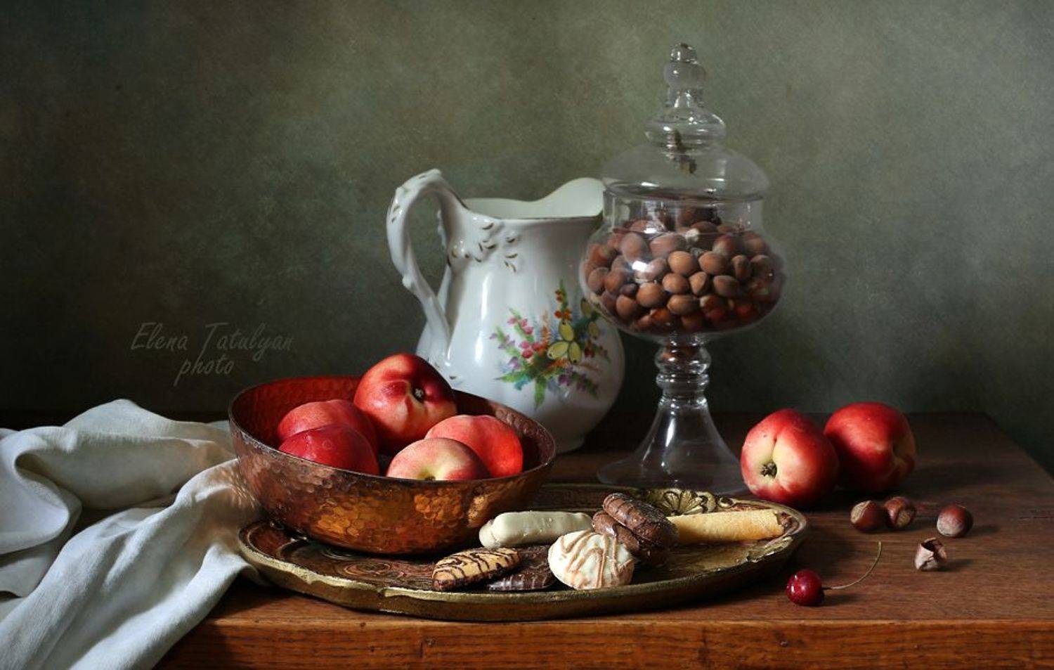 печенье, нектарины, орехи, Елена Татульян