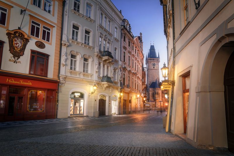 прага, вечер, башни, европа, город, prague, чехия, europe, czech republic, cityscape, city, площадь, староместская площадь, old town square, orloj, орлой, часы, улица Улицы вокруг Староместской площади в Праге фото превью