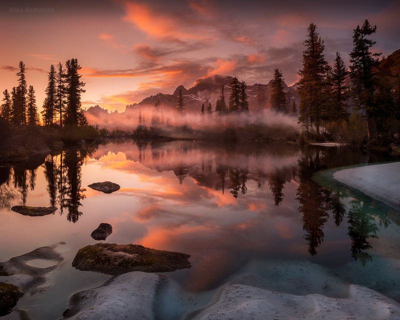 ергаки, природный парк, закат, озеро, отражение, туман Закат на озере Лазурное фото превью