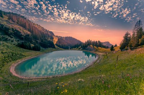 Пруд в горах