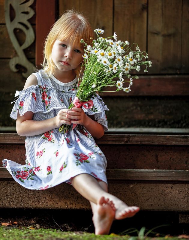 девочка,лето,ромашки, красота, kids, childhood, flower, summer, nature Девочка с ромашками фото превью