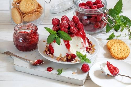 Рикотта с малиной