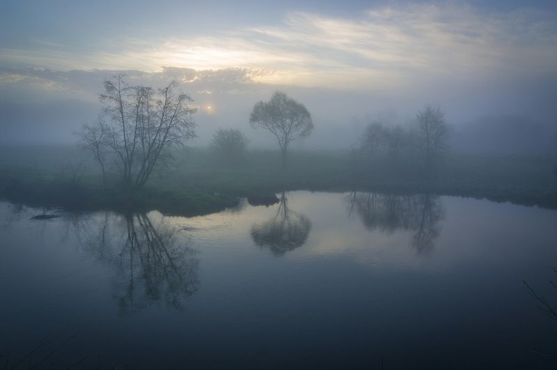 Туманное утро фото превью