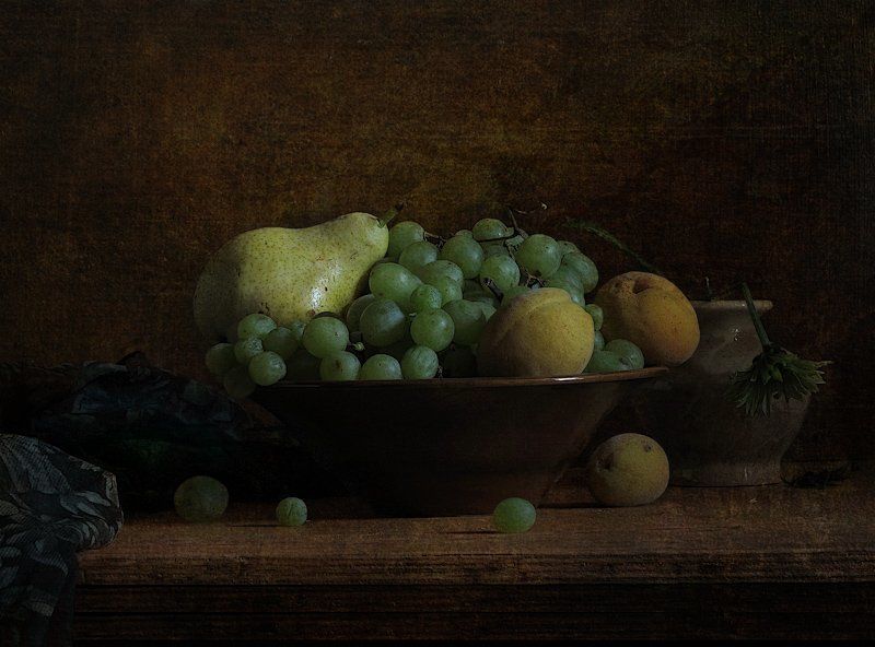 Абрикосы, Виноград, Груша, Натюрморт, Фрукты Фрукты фото превью