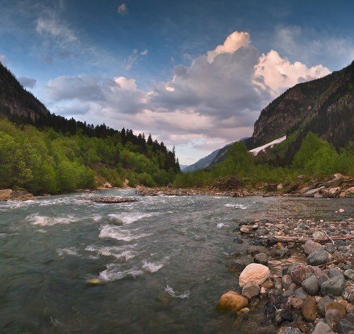Когда в Домбай приходит весна