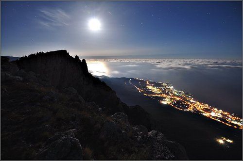 Лунная ночь над морем