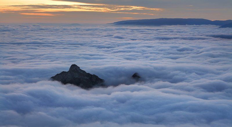 Там, внизу фото превью