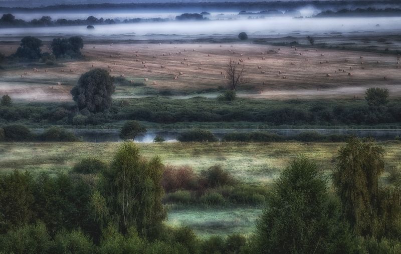 утро,туман,реки,копны сена. Лето. фото превью
