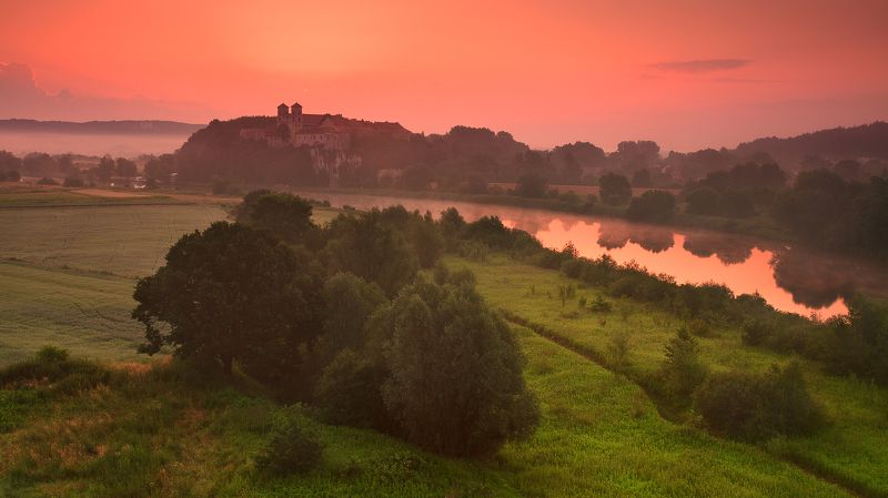 тынец, краков, монастырь, польша, туман, утро, лето, poland, tyniec, golden hour, summer, meadow, abby, sunrise, tranquility, solitary, outdoor, lesser poland, monastery, heritage, europe, mist, fog, quiet, calm, natural light, krakow, Тынец фото превью