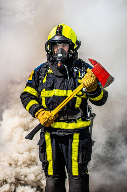 огонь пожарные мчс fire firefighter rescue спасатели дым работа  фото превью