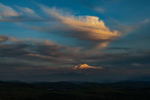 ПАРУСА НАД ЭЛЬБРУСОМ