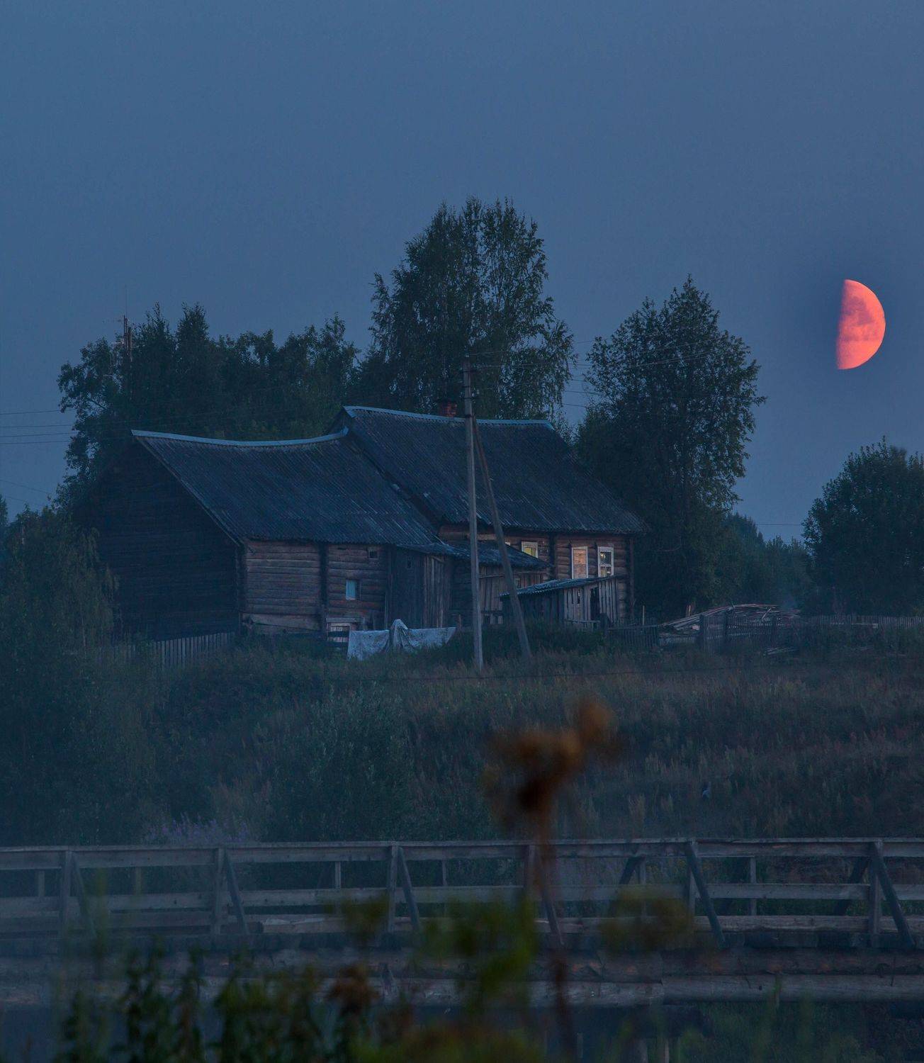 вологодская область, деревня, сумерки, север, русская деревня, север, луна, белая ночь, Павел Ващенков