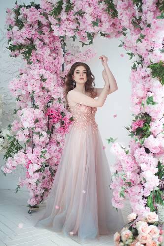 Девушка-весна