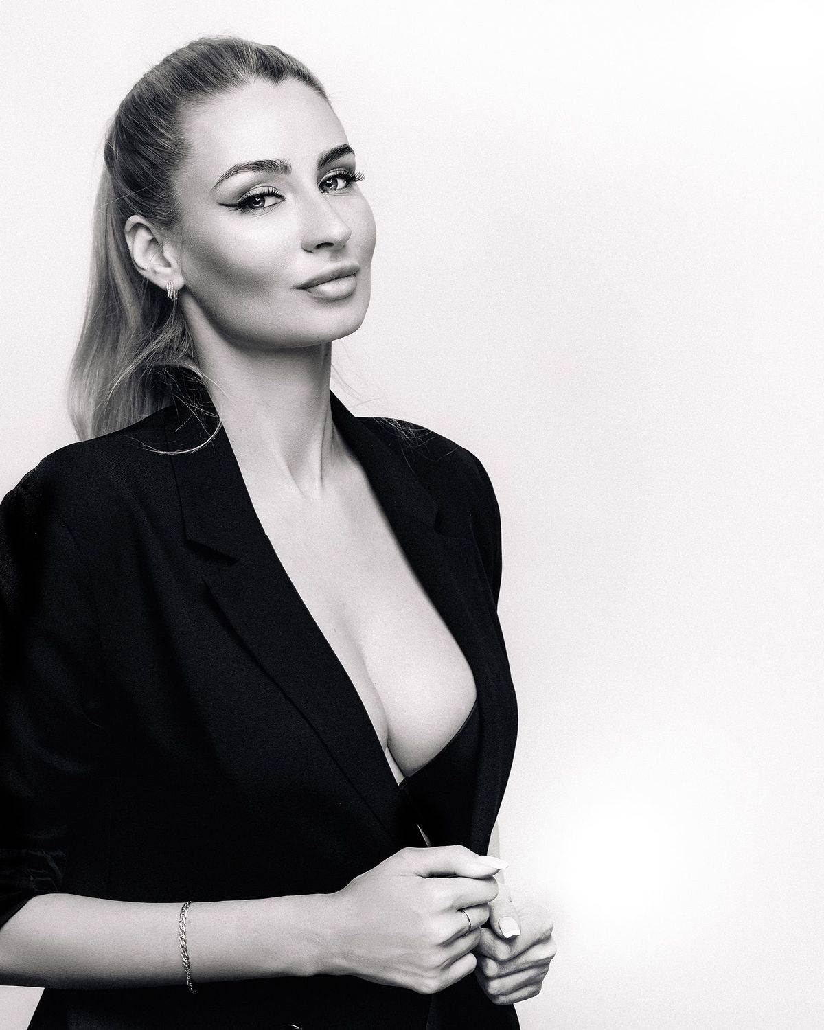 женский портрет, портретная фотосессия, фотограф санкт-петербург, фэшен съемка, питер фотограф, чернобелая фотография, bnw, black end wite, красивый портрет, Aleksandr Shvedov