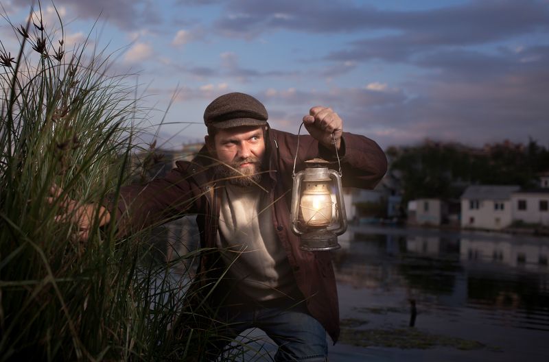мужчина, злой, керосиновая лампа, мужской портрет Побег... фото превью