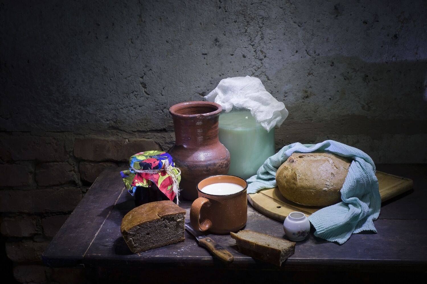 хлеб, молоко, банка, крынка, нож, Оксана Евкодимова