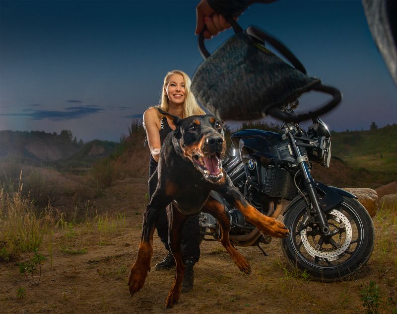 Лиза и Мотоцыкл фото превью